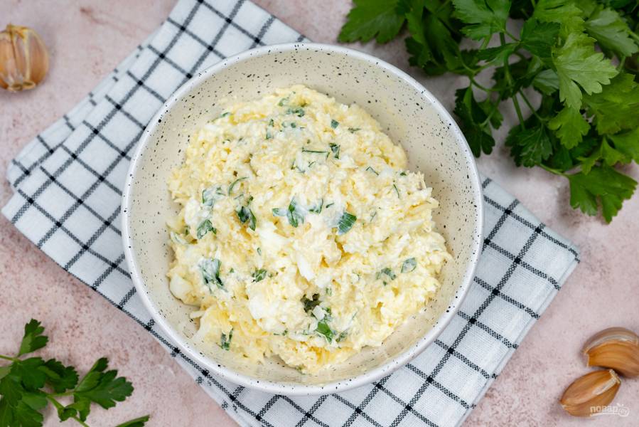 Сырный салат классический