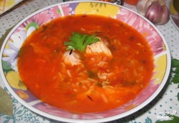 Томатный суп с курицей и лаймом