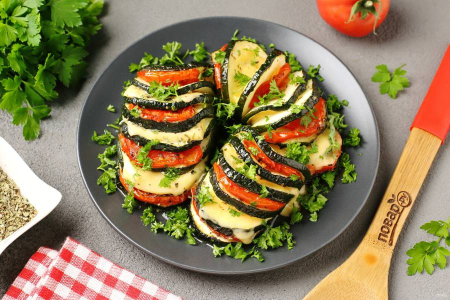 Салат из кабачков, баклажанов и помидоров — рецепт с фото пошагово