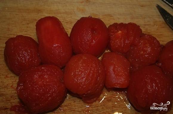 2. Томатов нужно около 6-7 штук среднего размера. Сорт помидоров выбирайте по своему вкусу.