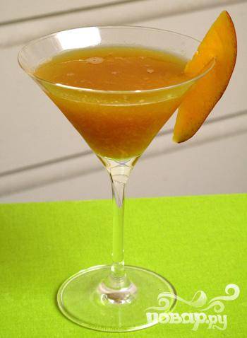 5.	Хорошенько встряхните напиток и вылейте в треугольный бокал для мартини. Великолепный коктейль готов!