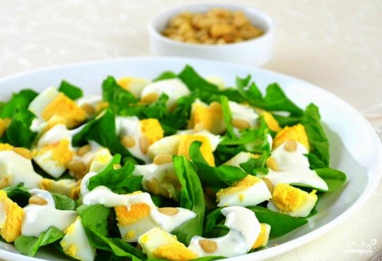 Рецепт: Салат из омлета, капусты и кукурузы - еще свежая морковь и зеленый лук!
