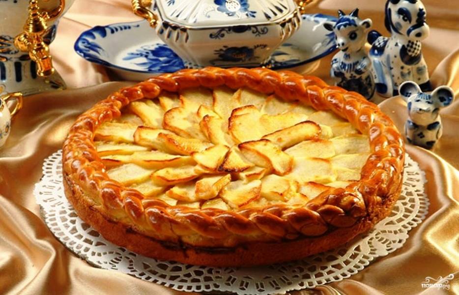 Воздушный пирог с яблочным пюре по-белорусски