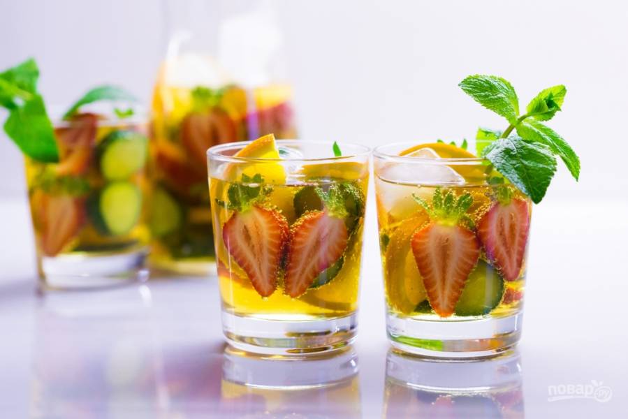 5 вариантов простых и вкусных напитков для праздничного стола
