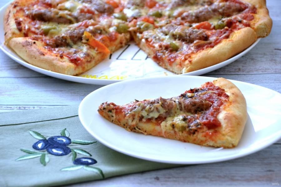 Домашняя сырная пицца с чесночным соусом рецепт с фото пошаго�во