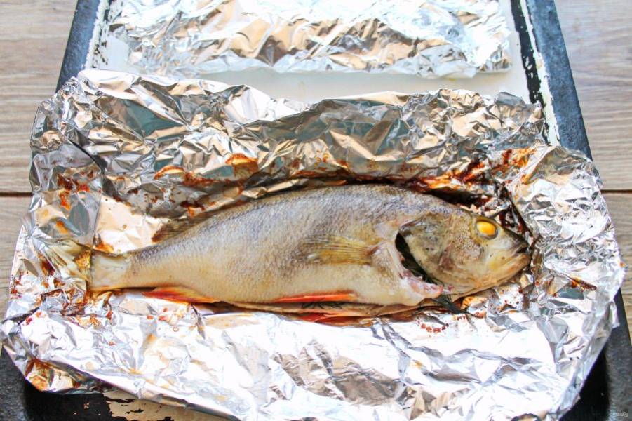 Чистить рыбу больше не нужно: пожарили окуня прямо с чешуей