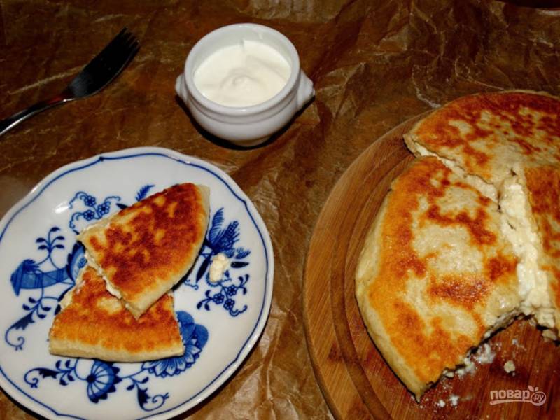 Хачапури из слоёного теста с сыром: рецепт в духовке