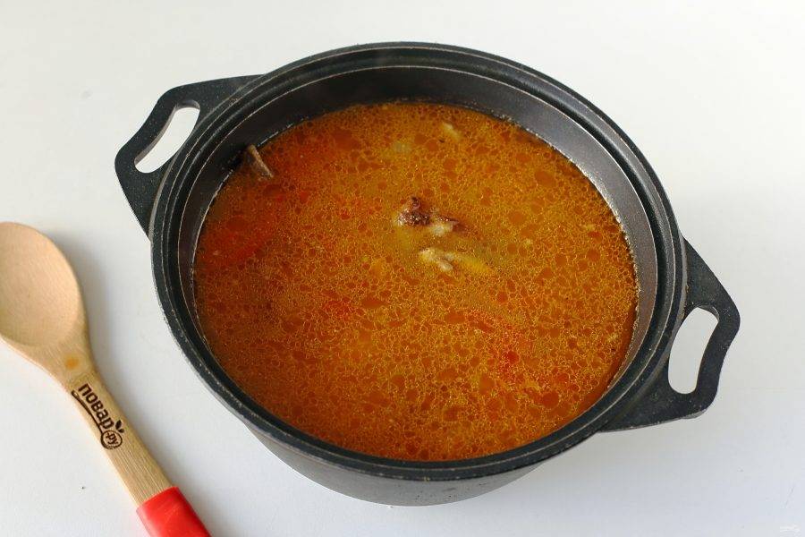 Узбекский рисовый суп готов.