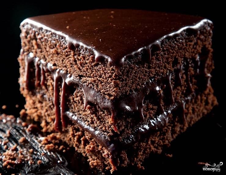 Вкусный шоколадно-бисквитный торт с кремом