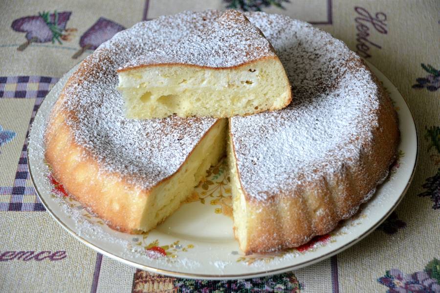 Бисквитный пирог в духовке с яблоками и творогом простой рецепт с фото пошагово