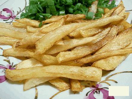 Ингредиенты для рецепта картофеля фри на сковороде