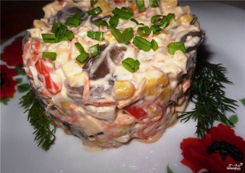 Салат с курицей и шампиньонами