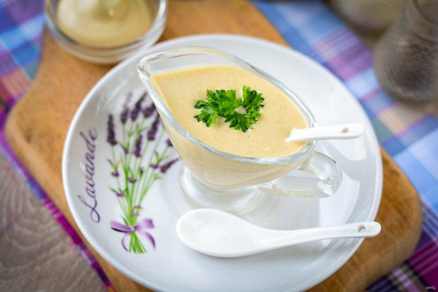 Горчичный соус: рецепты для селедки и курицы