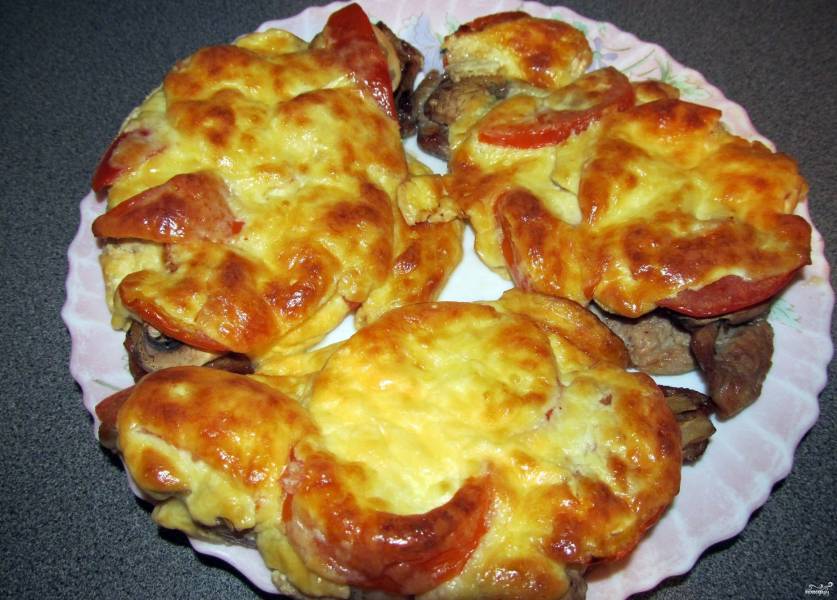 Мясо по-французски с грибами и помидорами пошаговый рецепт с фото