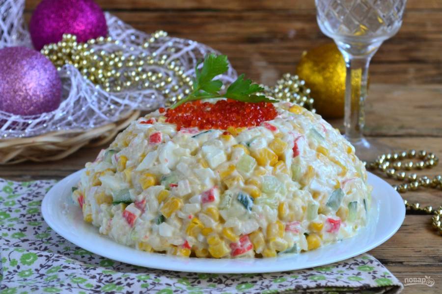 Салат с рисом, кукурузой и майонезом