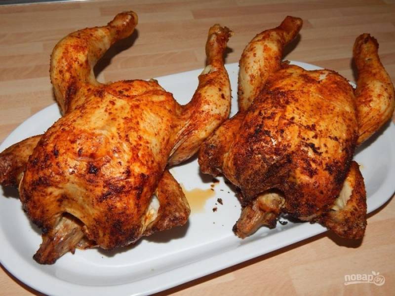 Курица запеченная целиком на банке в духовке