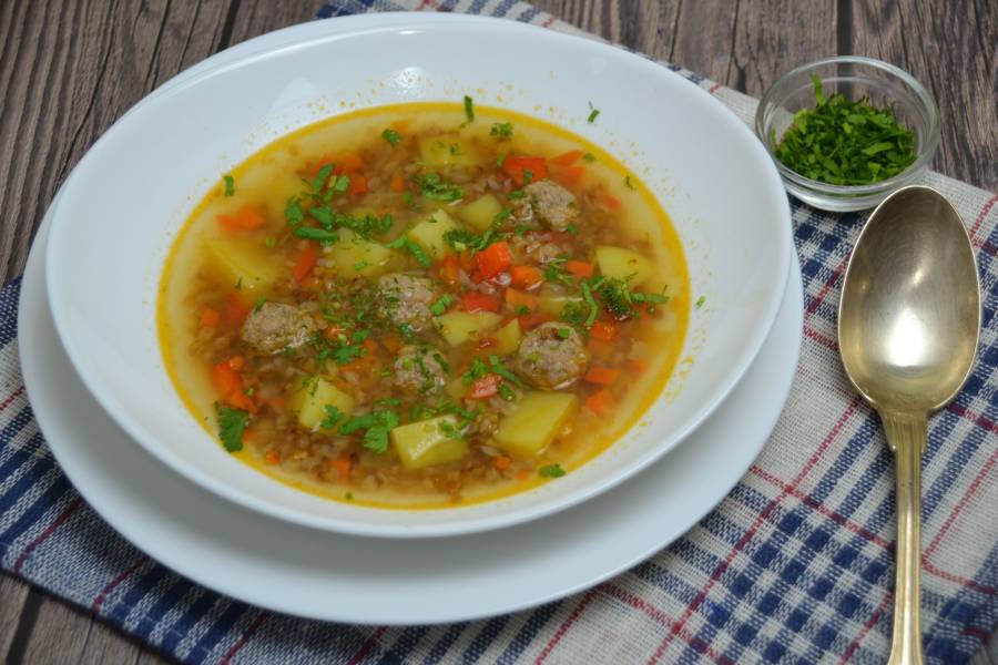 Постный грибной суп с гречкой и картофелем