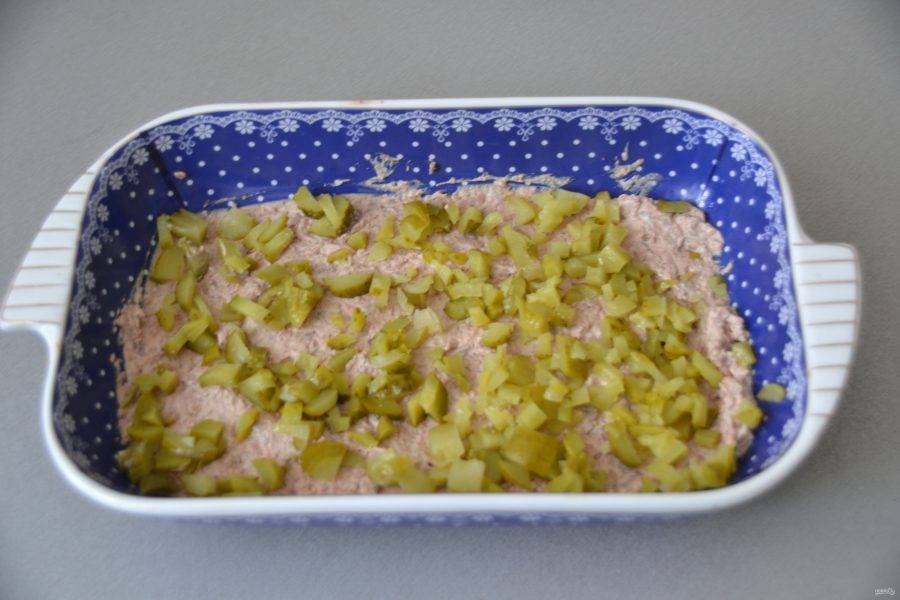 Слоеный салат с куриной печенью, яйцом и овощами – пошаговый рецепт приготовления с фото