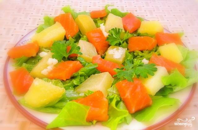 Овощной салат с семгой