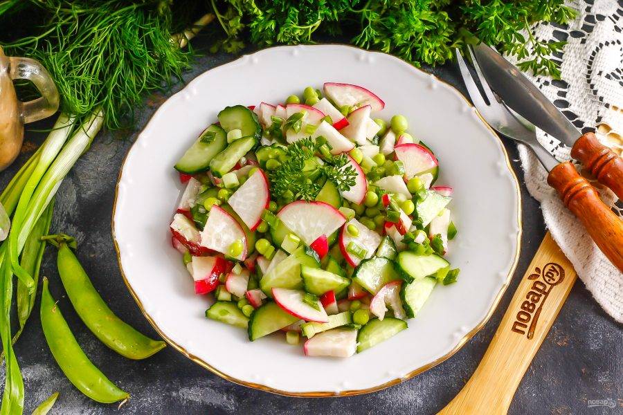 Салат из маринованной тыквы с тыквенными семечками и кунжутным маслом