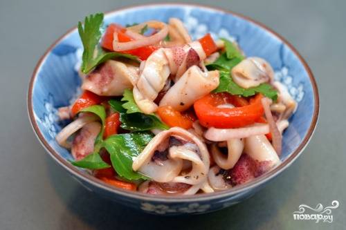 Морской салат с кальмарами - пошаговый рецепт с фото на эталон62.рф