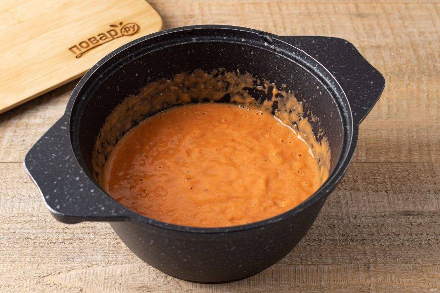 Доведите суп до кипения, на среднем огне проварите 1-2 минуты и снимайте.