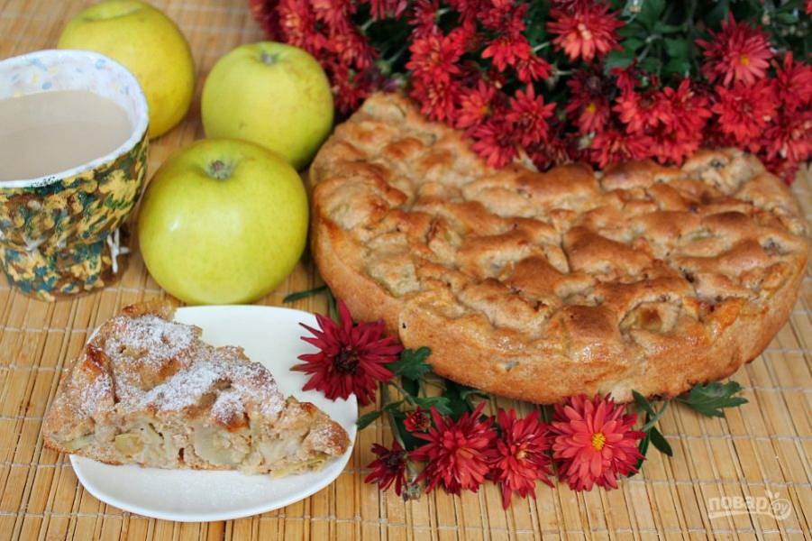 Воздушный яблочный пирог — пышная шарлотка без манки