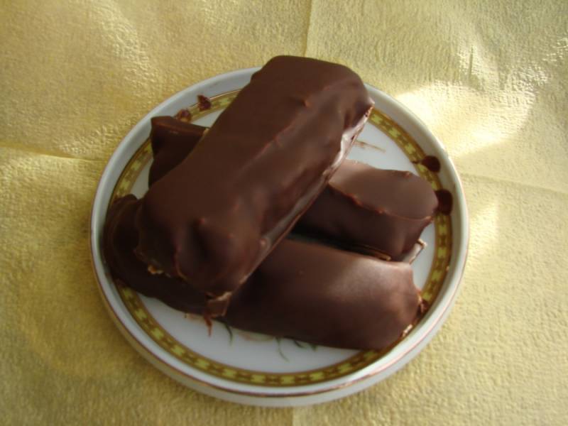 Рецепт приготовления сырков в шоколадной глазури: