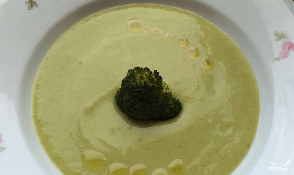 Суп-пюре из брокколи с гренками