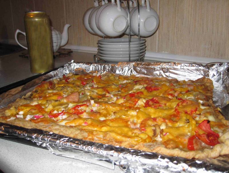 Домашняя пицца на слоеном тесте