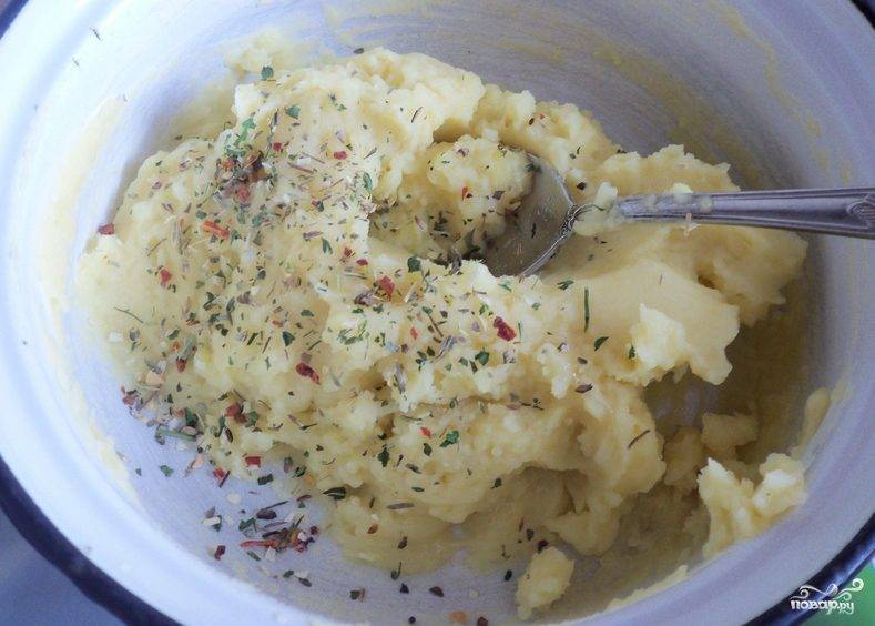 Картофельные пирожки с сырной начинкой внутри – пошаговый рецепт приготовления с фото