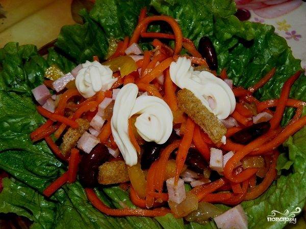 Салат с кириешками и свежей морковью пошаговый рецепт с фото