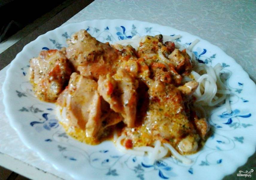 Курица в молочно-чесночном соусе на сковороде