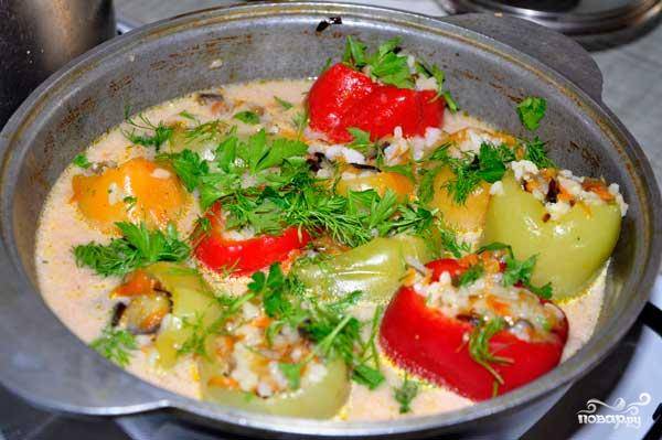 Болгарский перец, фаршированный овощами и рисом