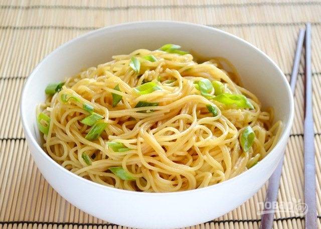 Спагетти с зеленым луком