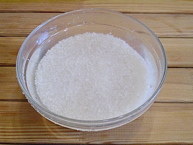 5. Рис нужно перебрать и промыть до чистой воды. Отвариваем любым удобным способом в соленой воде.