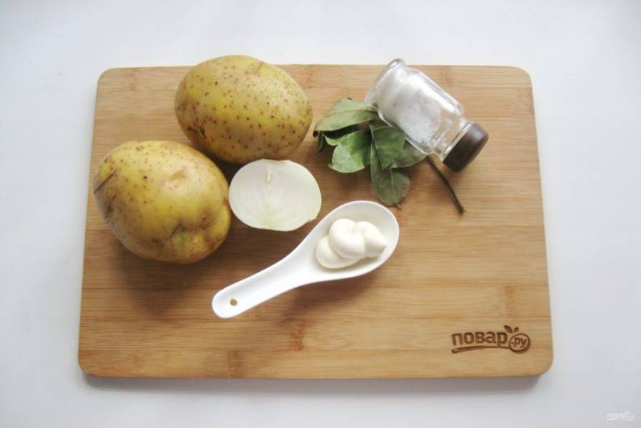 Подготовьте все ингредиенты для приготовления картофельного пюре.