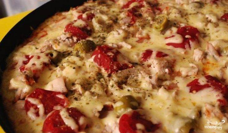 Как приготовить Куриная пицца ПП с куриным филе и шампиньонами рецепт пошагово