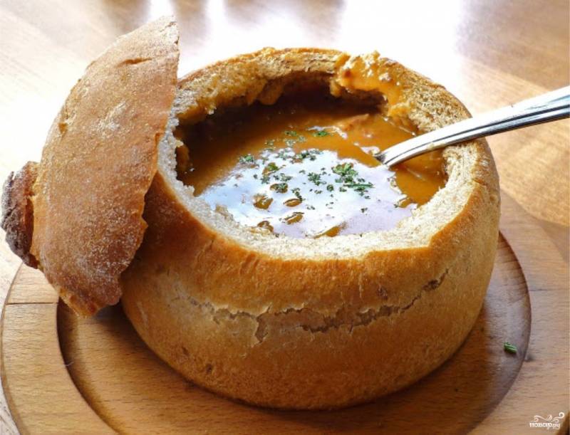 Суп-пюре с шампиньонами в хлебе