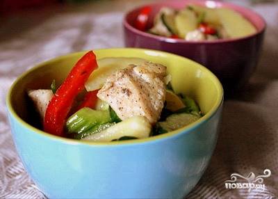 Салат с куриной грудкой и картошкой