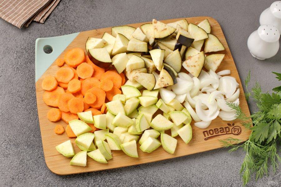 Тушеные кабачки с овощами в мультиварке