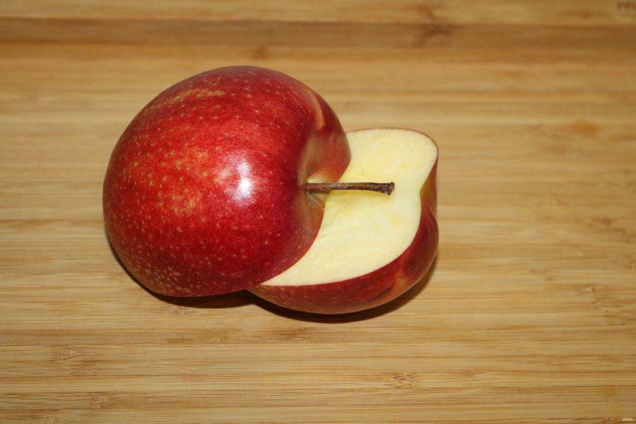 Как приготовить рецепт Украшение «Лебедь из яблока»