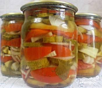 Салат из огурцов с болгарским перцем в томатной заливке. Пошаговый рецепт Натальи Карпушенковой