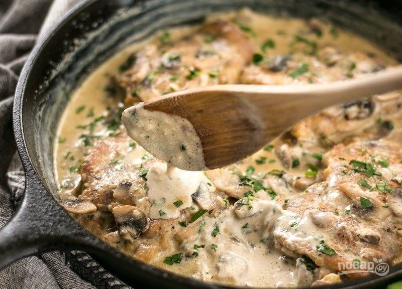 Куриное филе с грибами в сливочном соусе: 3 рецепта и принципы приготовления