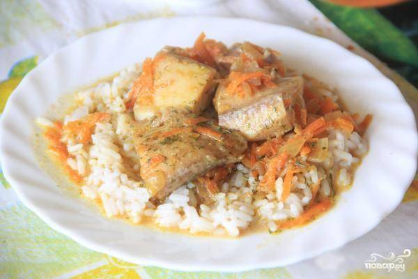 Легкий диетический ужин: рецепт рыбы с рисом в мультиварке на пару