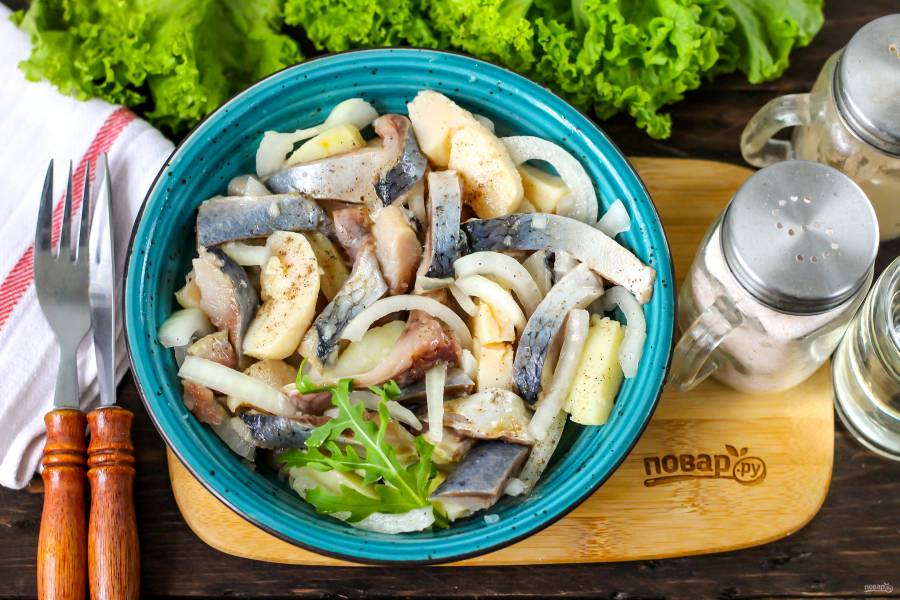 Салат с селедкой и картофелем