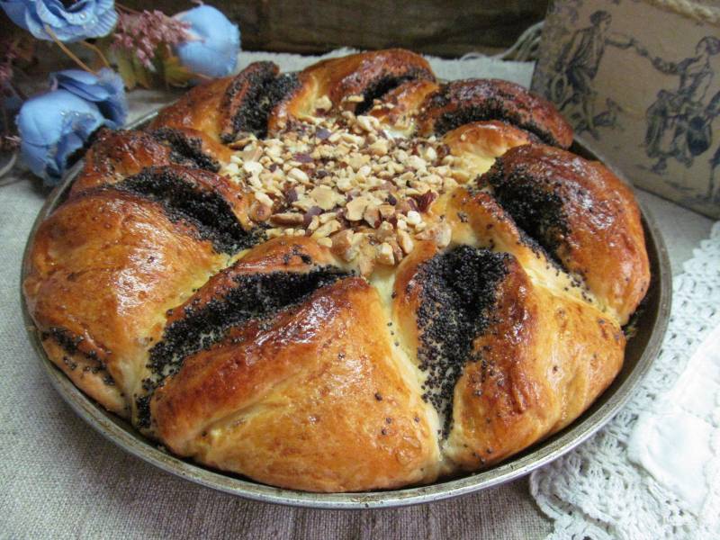 Дрожжевой пирог с орехами пошаговый рецепт с фото
