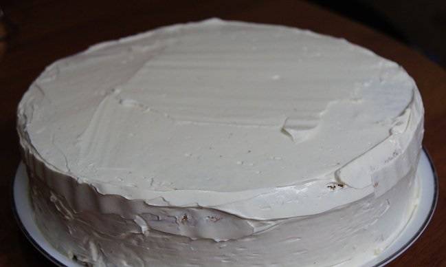 7. Вот и весь простой рецепт торта "Елизавета". Тортик полностью обмазать кремом и отправить в холодильник. Перед подачей украсить по вкусу. 
