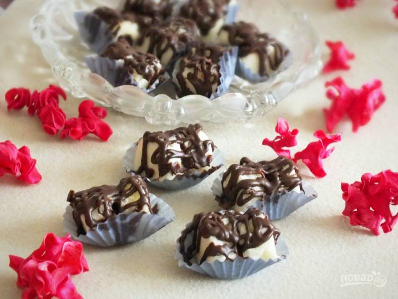 Рецепт: Шоколадные конфеты с кокосовой стружкой - в силиконовых формочках