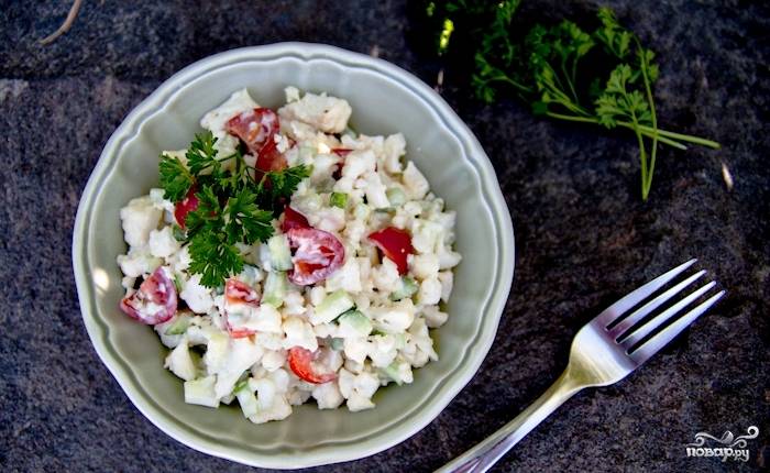 Салат с капустой и помидорами